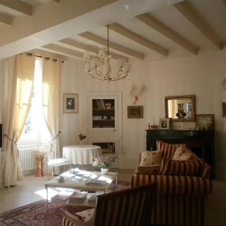 La Venise Au Chateau De Saint-andre Oda ve Kahvaltı 3*